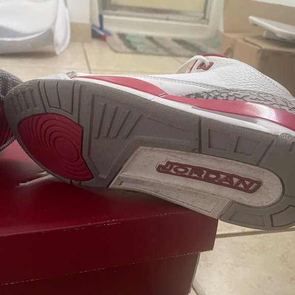 Air Jordan 3 Retro barely worn like new size 7.5 men / 8.5 women - Picture 4 of 5